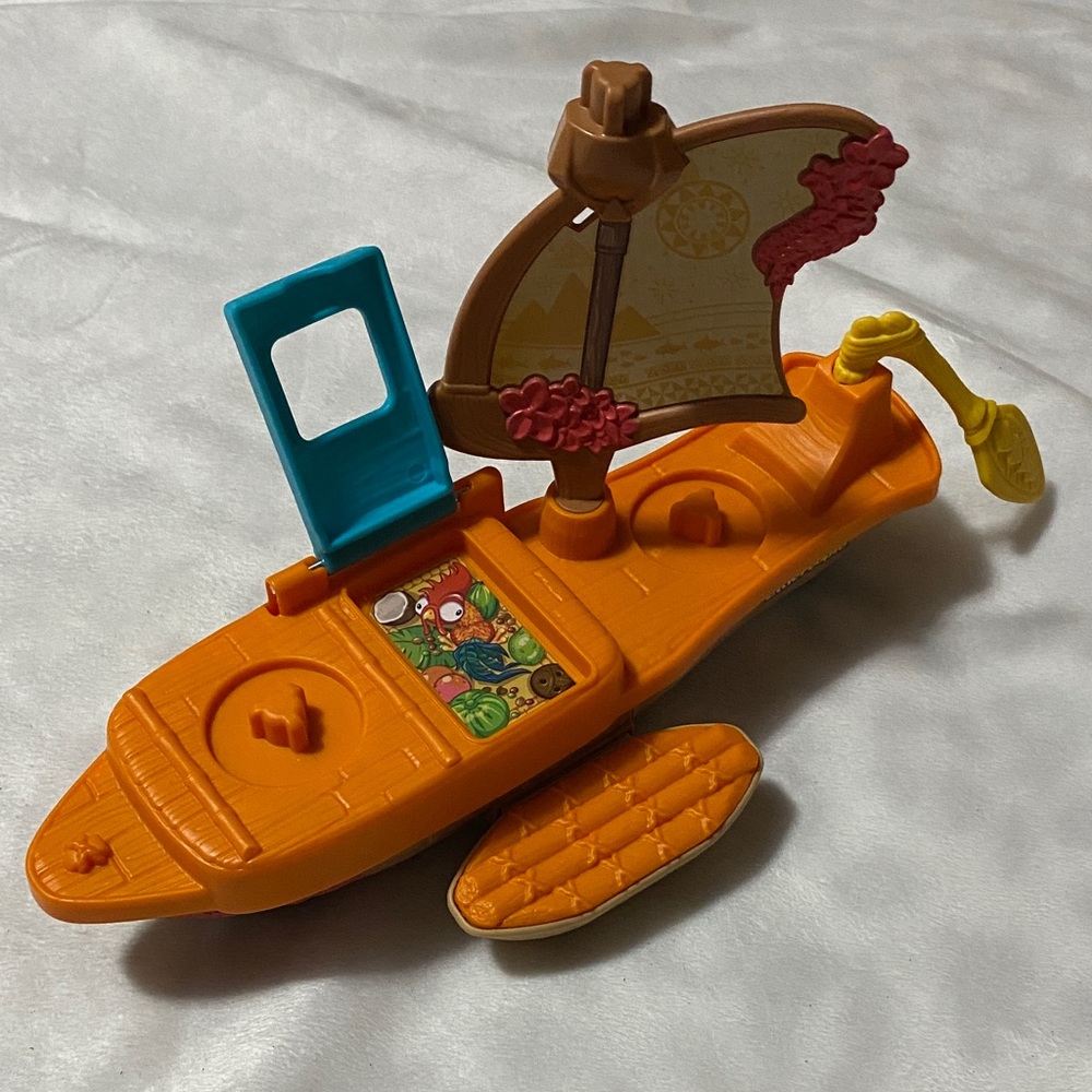 Little people ,Fisher Price, Disney princess Moana & Mauis canoe ¥